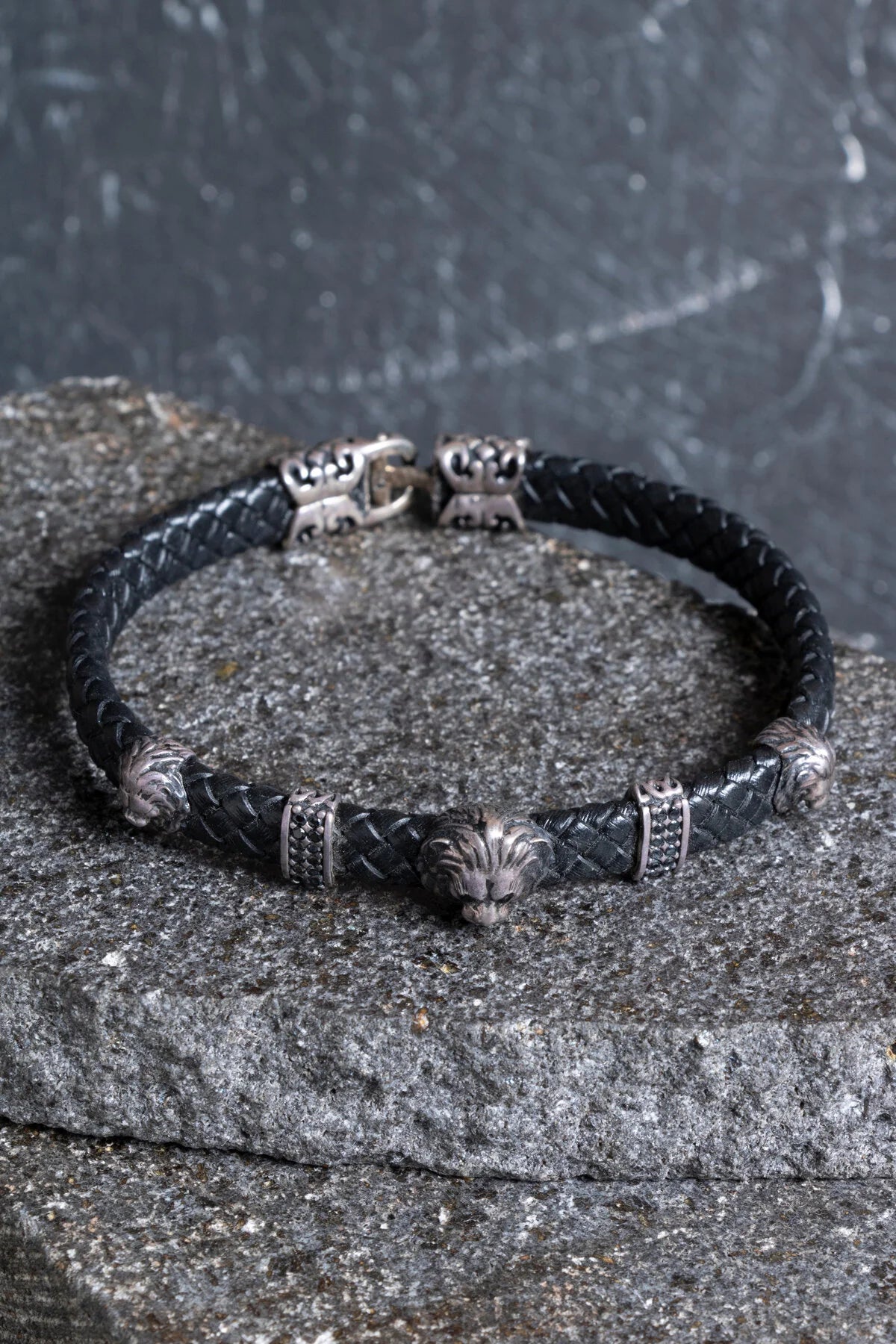 Sertifikalı Gümüş Aslan Detaylı Deri Bileklik (SK:194)