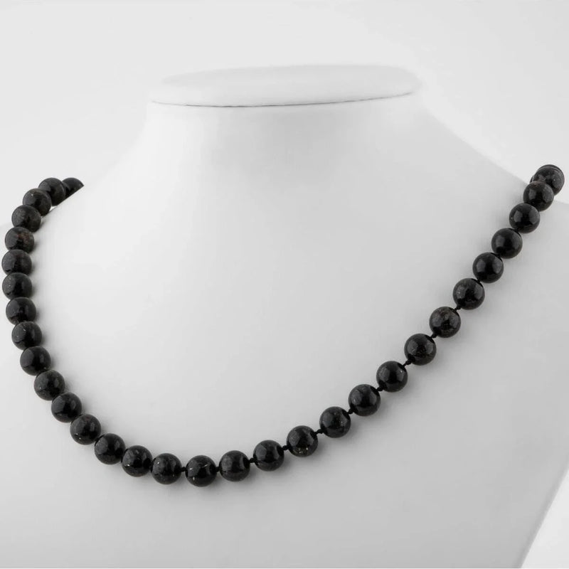 Nuummite 8 mm Düğümlü Doğal Taş Kolye