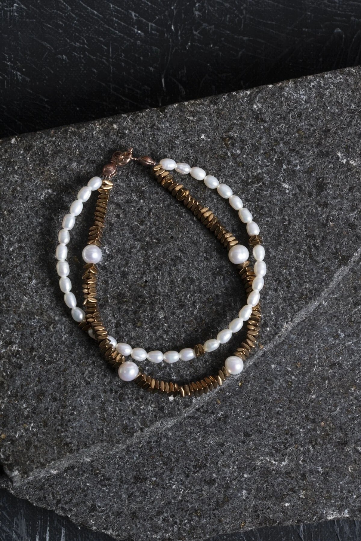 Sertifikalı İnci ve Hematit Detaylı Doğaltaş Bileklik