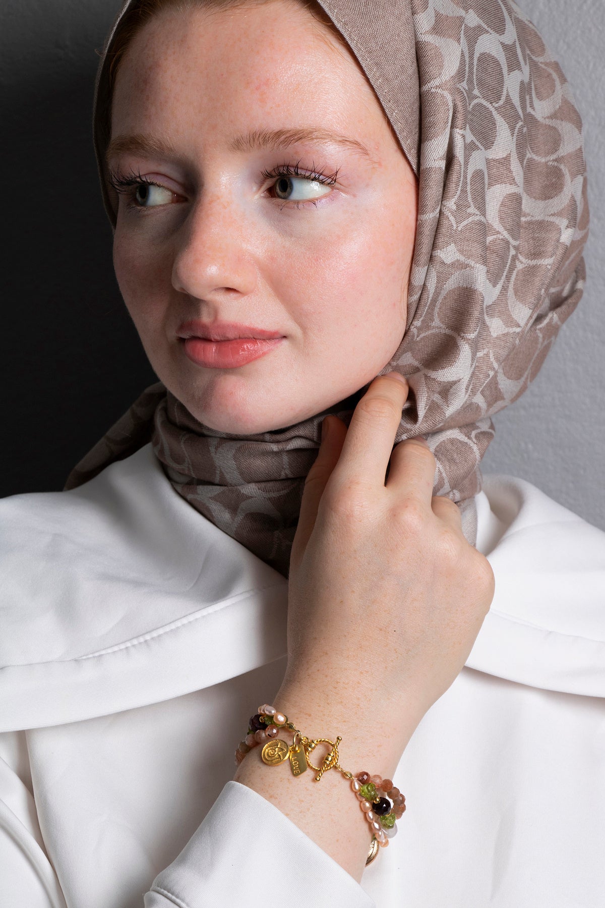 Sertifikalı Güneş Taşı, İnci, Lal, Zebercet, Ametist, Kristal Kuvars Gümüş Charm ve Aparatlı Bileklik (SK:082)