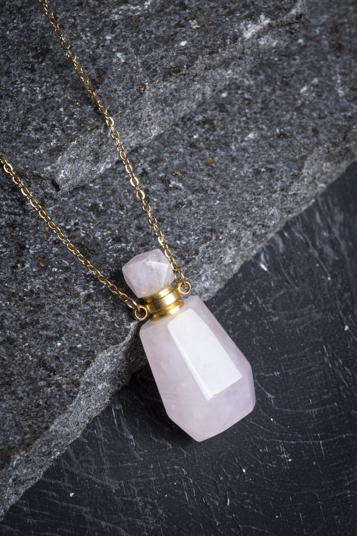 Sertifikalı Pembe Kuvars Doğal Taş Esans Şişesi Kolye