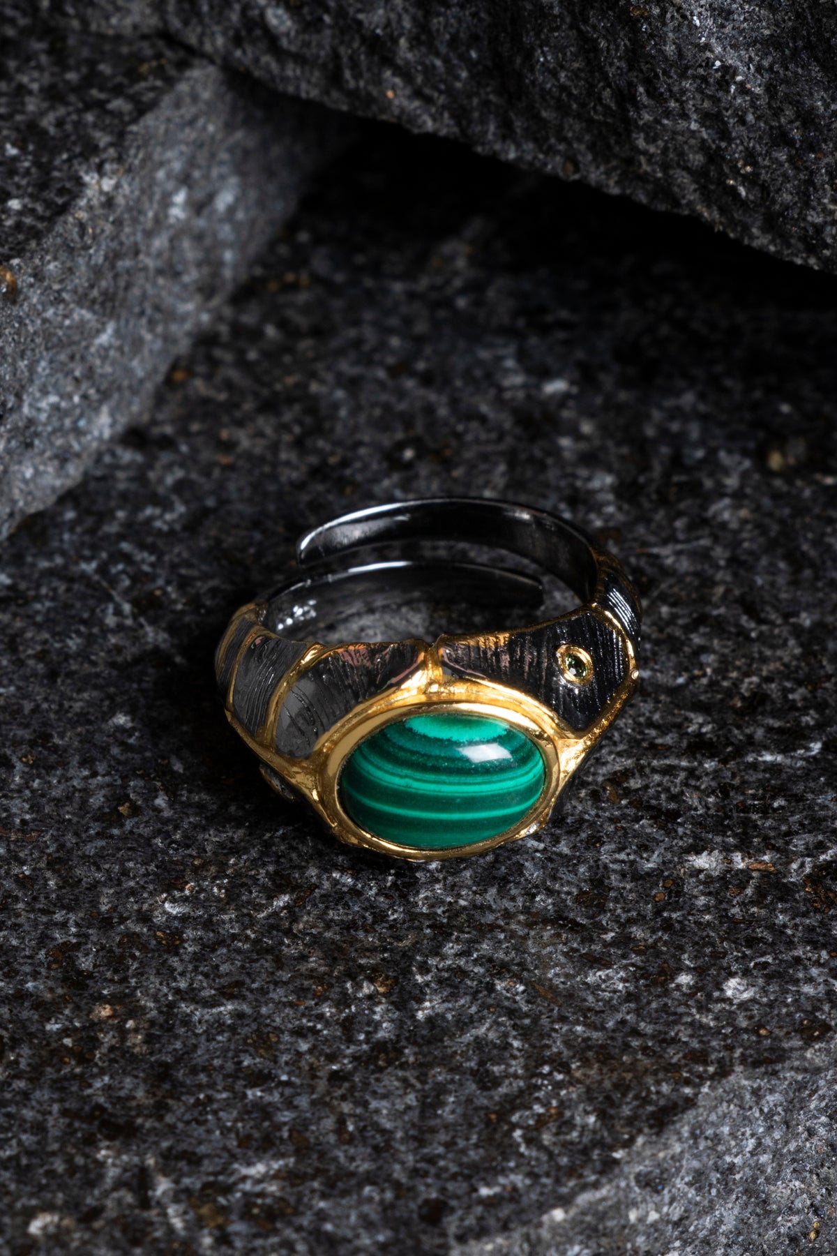 Sertifikalı İridyumlu Malahit Gümüş Özel Tasarım Yüzük