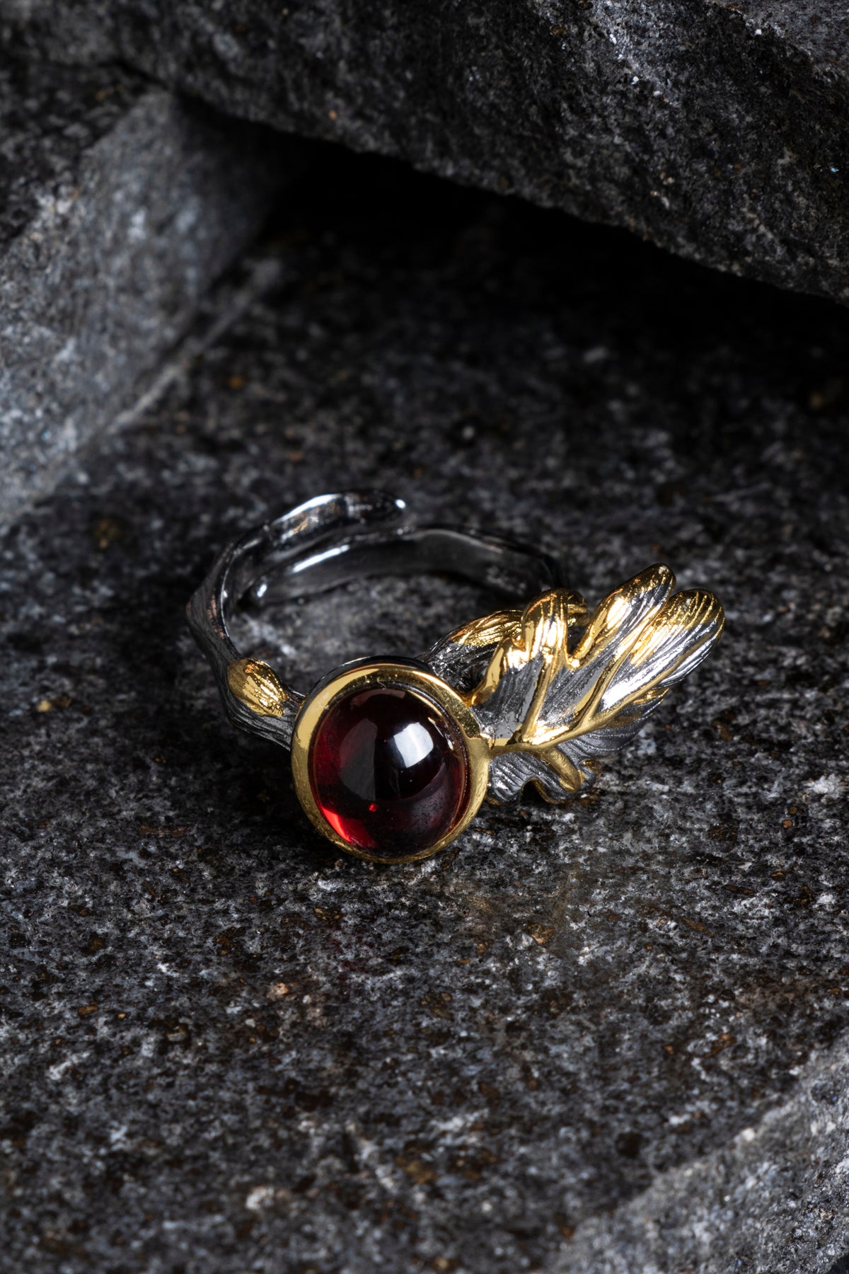 Sertifikalı İridyumlu Granat Lal Özel Tasarım Gümüş Yüzük (SK:001)