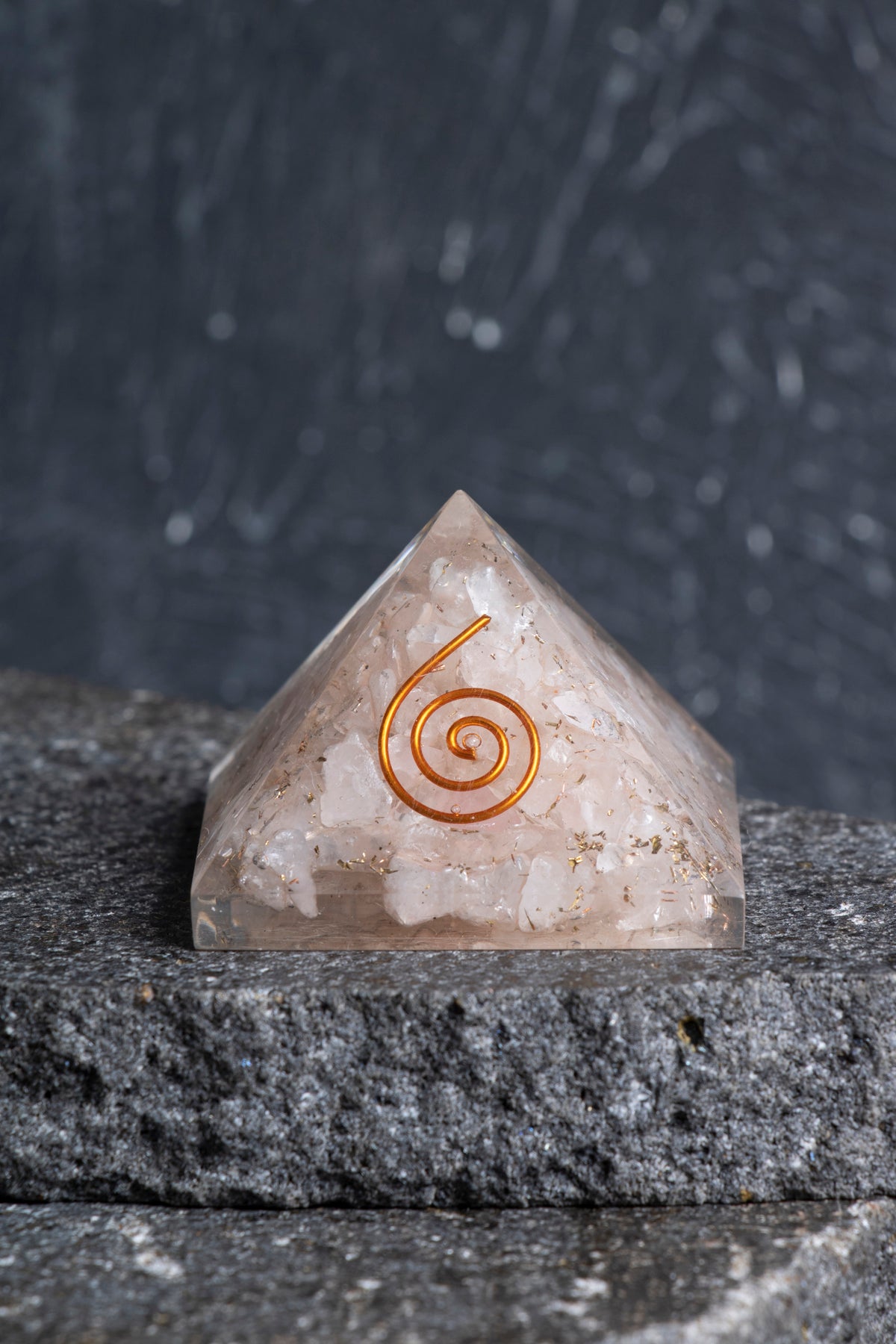 Sertifikalı Pembe Kuvars Piramit