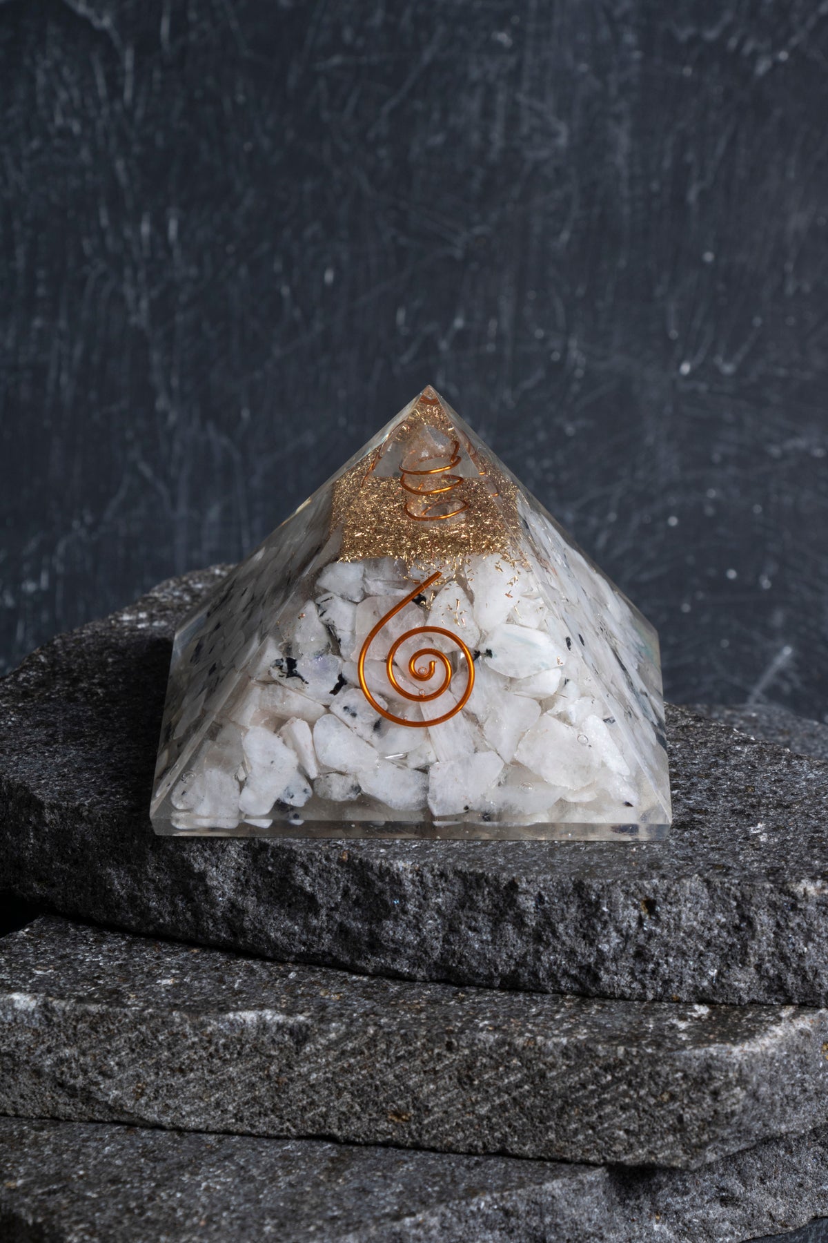 Sertifikalı Ay Taşı Piramit