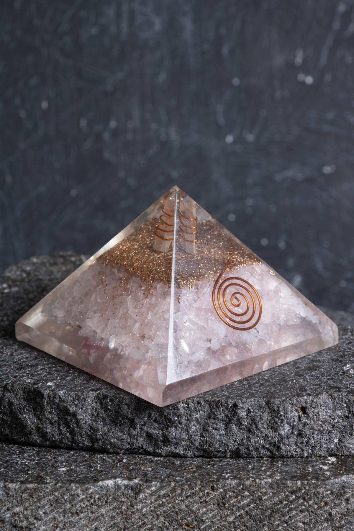 Sertifikalı Pembe Kuvars Piramit