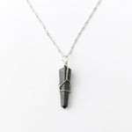 Obsidyen Doğal Taş Kolye Ucu 3x1 cm, Gümüş Zincir