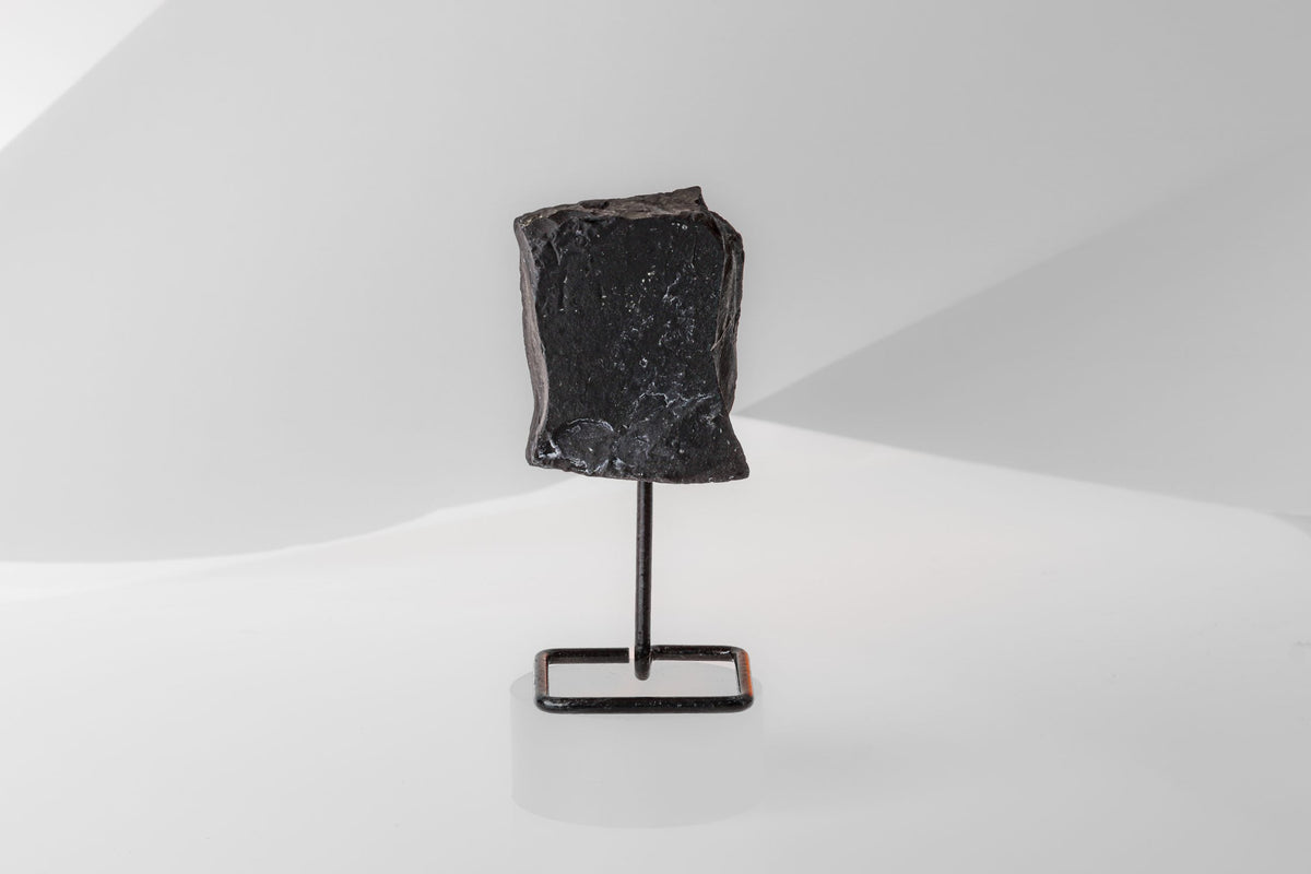 Şungit Ayaklı Ham Kütle Taş (7-10cm Yükseklik)