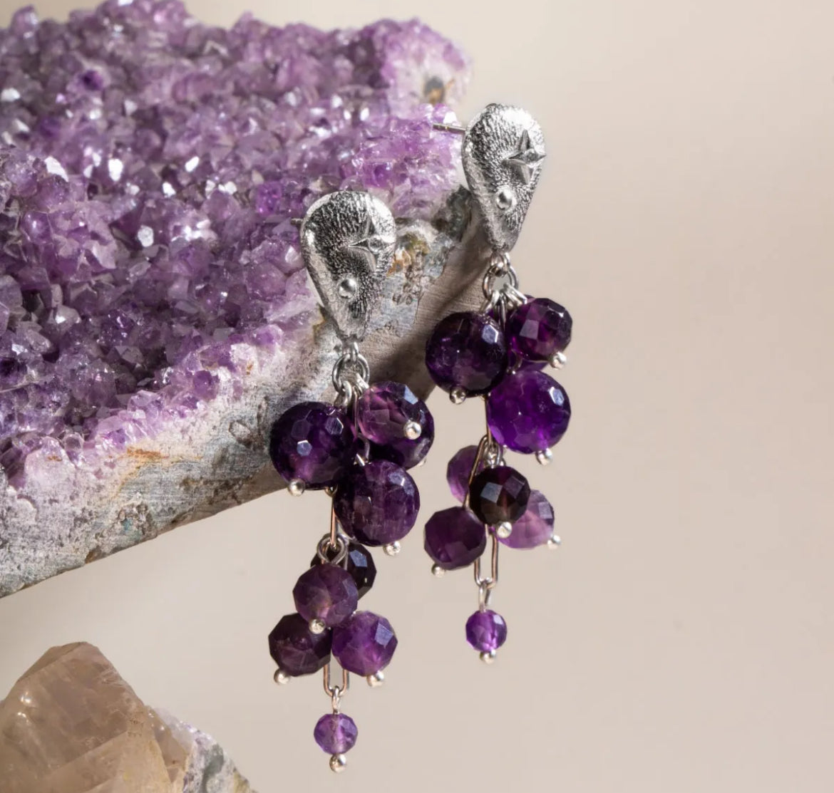 Sertifikalı Ametist Doğal Taşlı El Işçiliği Salkım Tasarım Gümüş Küpe