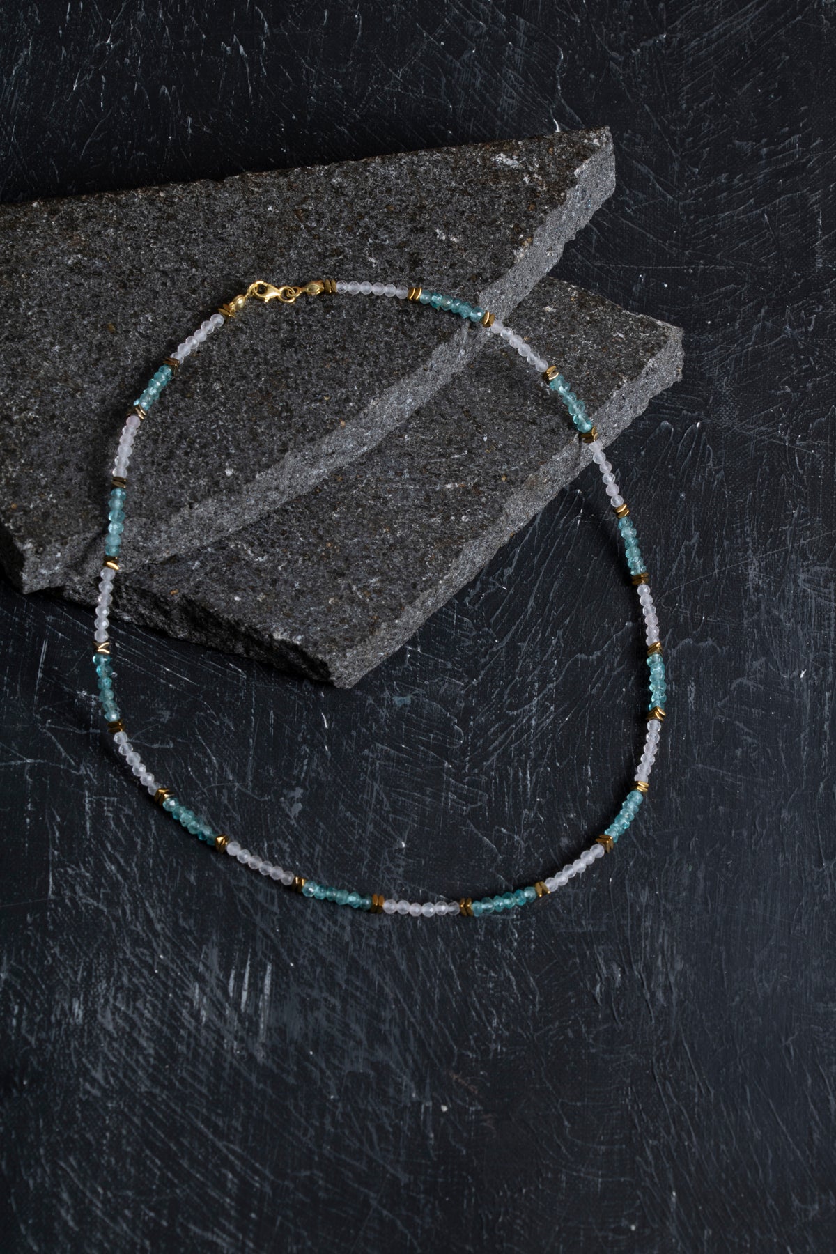 Sertifikalı Apatit ve Pembe Kuvars Doğaltaş Kolyey