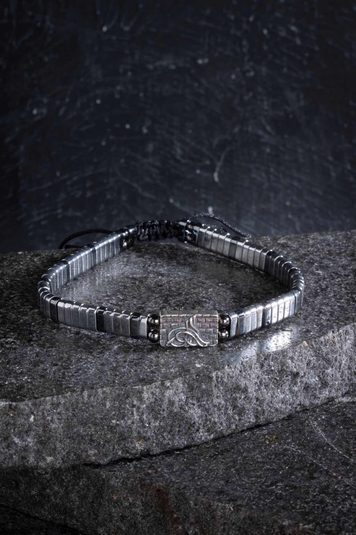 Sertifikalı Osmanlı Tuğrası Gümüş Aparatlı Hematit Doğal Taş Makrome Bileklik