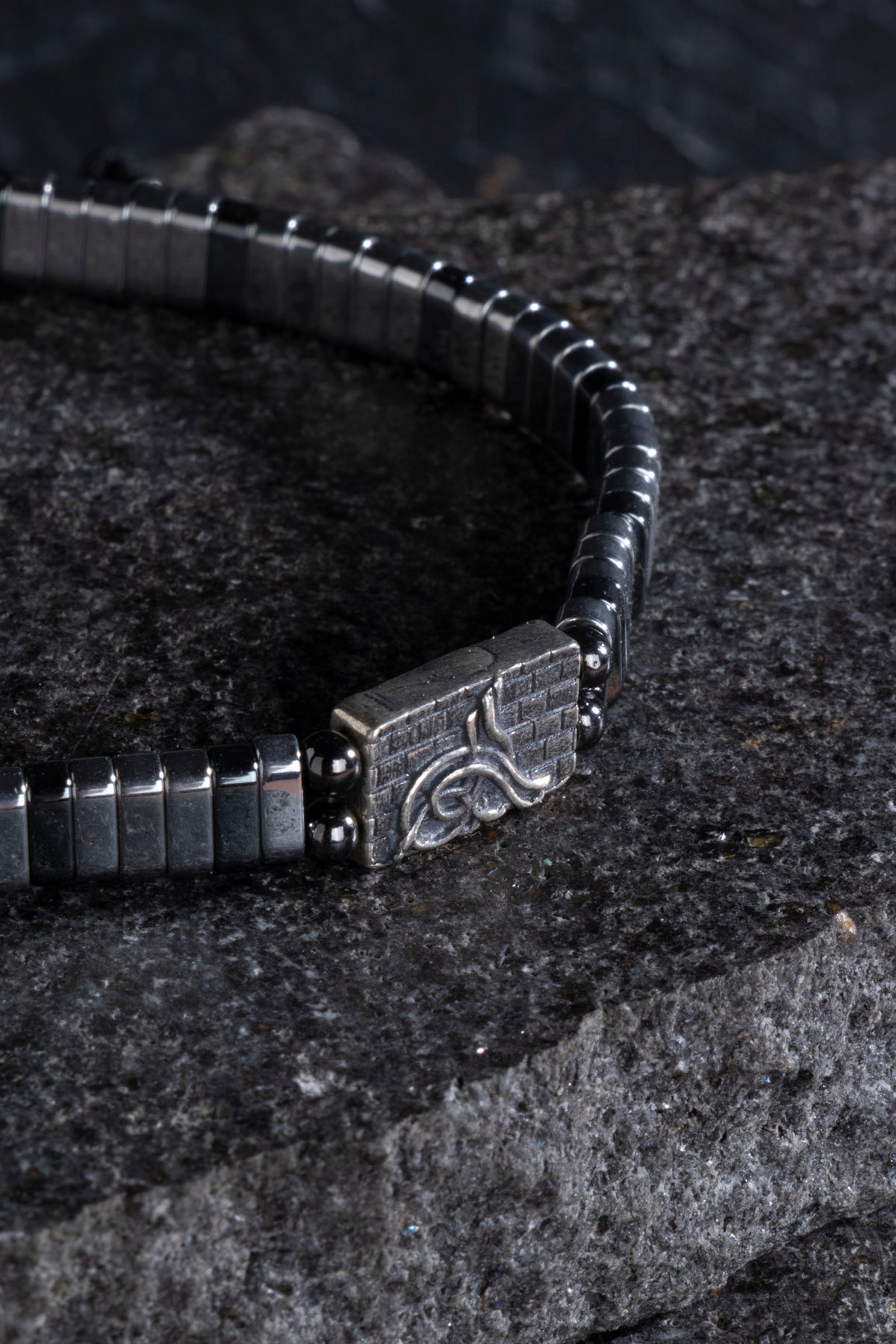 Sertifikalı Osmanlı Tuğrası Gümüş Aparatlı Hematit Doğal Taş Makrome Bileklik