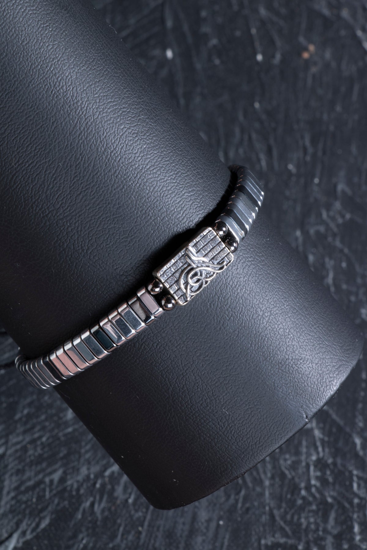 Sertifikalı Osmanlı Tuğrası Gümüş Aparatlı Hematit Doğal Taş Makrome Bileklik